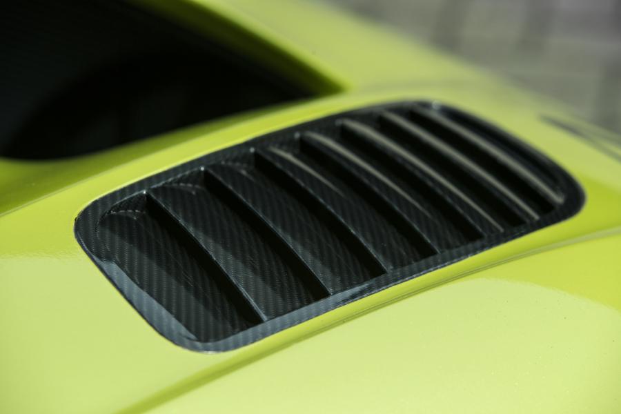 Детали экстерьера Aston Martin Vulcan AMR Pro 2017 года  (фото 11 из 19)